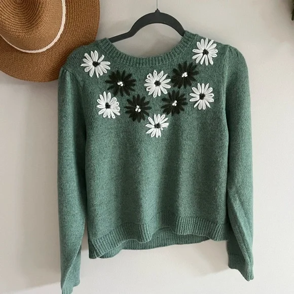 🩷 144 medium euc floral sweater Francesca’s green embroidered - Picture 2 of 4